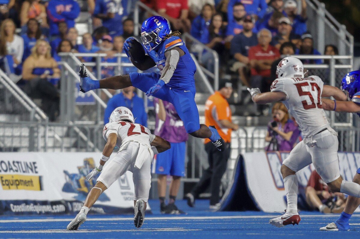 Ashton Jeanty는 259야드와 4개의 타운다운을 기록, 25위 Boise State가 Washington State를 45-24로 이기다